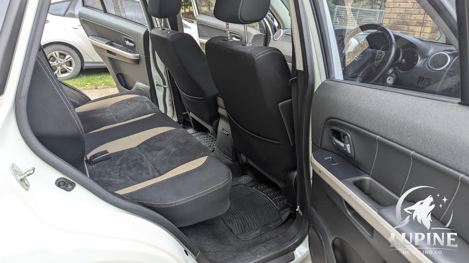 Suzuki Grand Vitara rear right door trim after detail